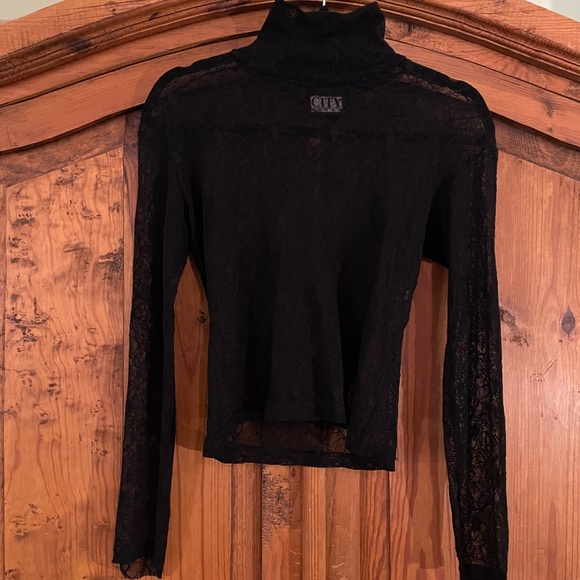 City Sites Vintage black webbed long sleeve top. M - Picture 2 of 5